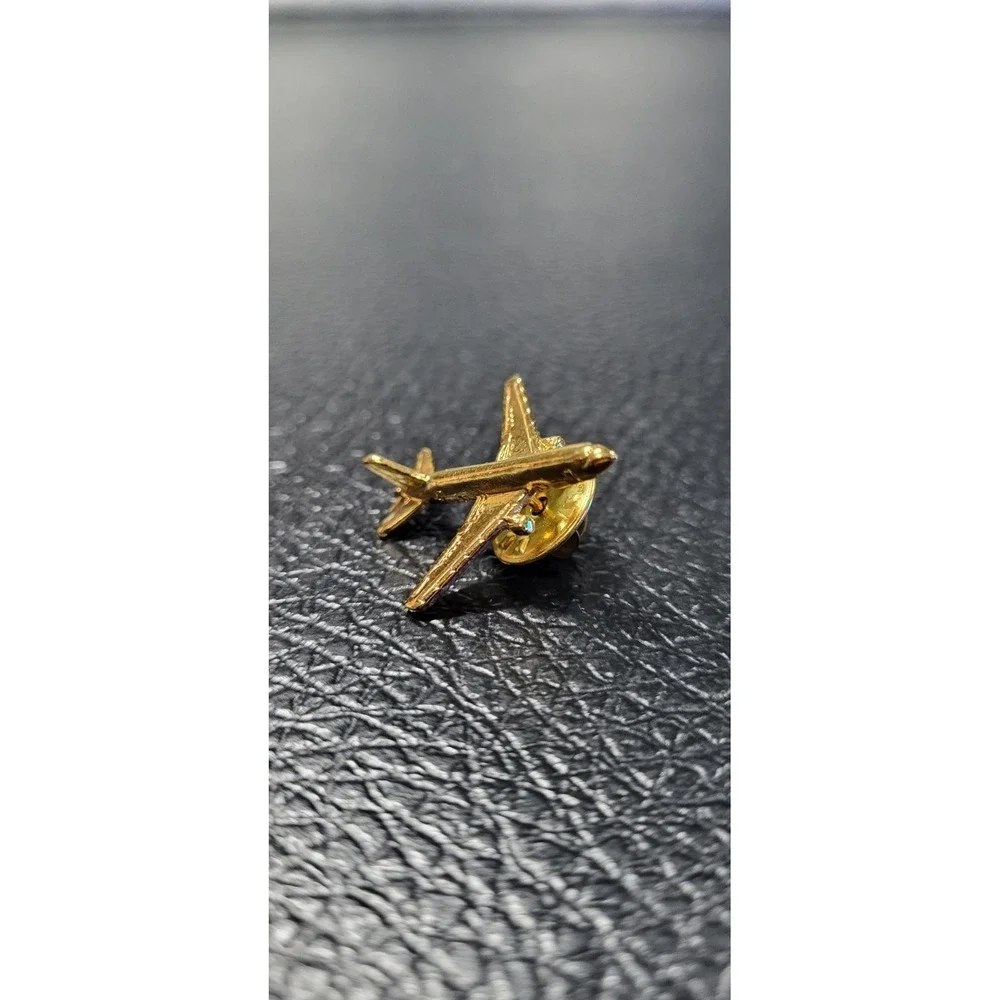 Airbus A320 Series A319 Passenger Aircraft Airliner Czech AirforceTie Pin Badge
